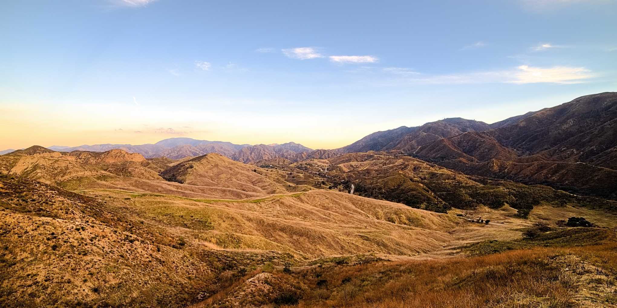 Santa Clarita, CA skyline