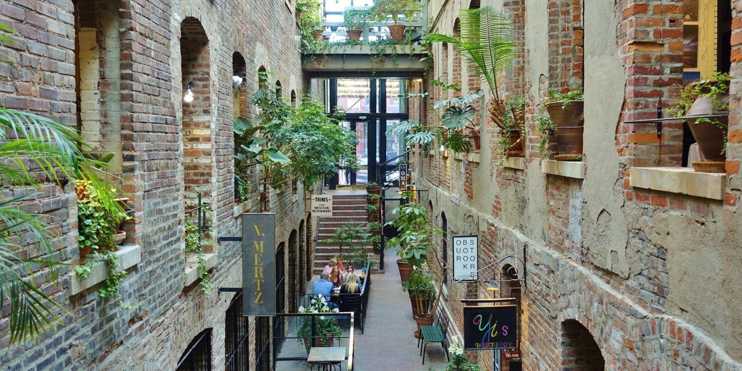 Dog-friendly restaurants Omaha